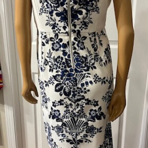 Dress - Picture 6 of 8